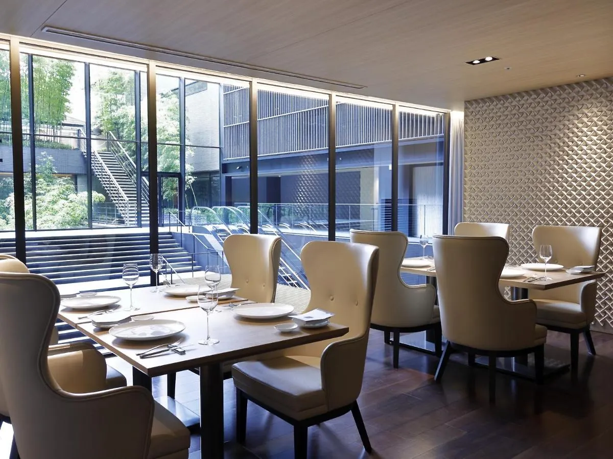 The Thousand Kyoto 5*,  Japon